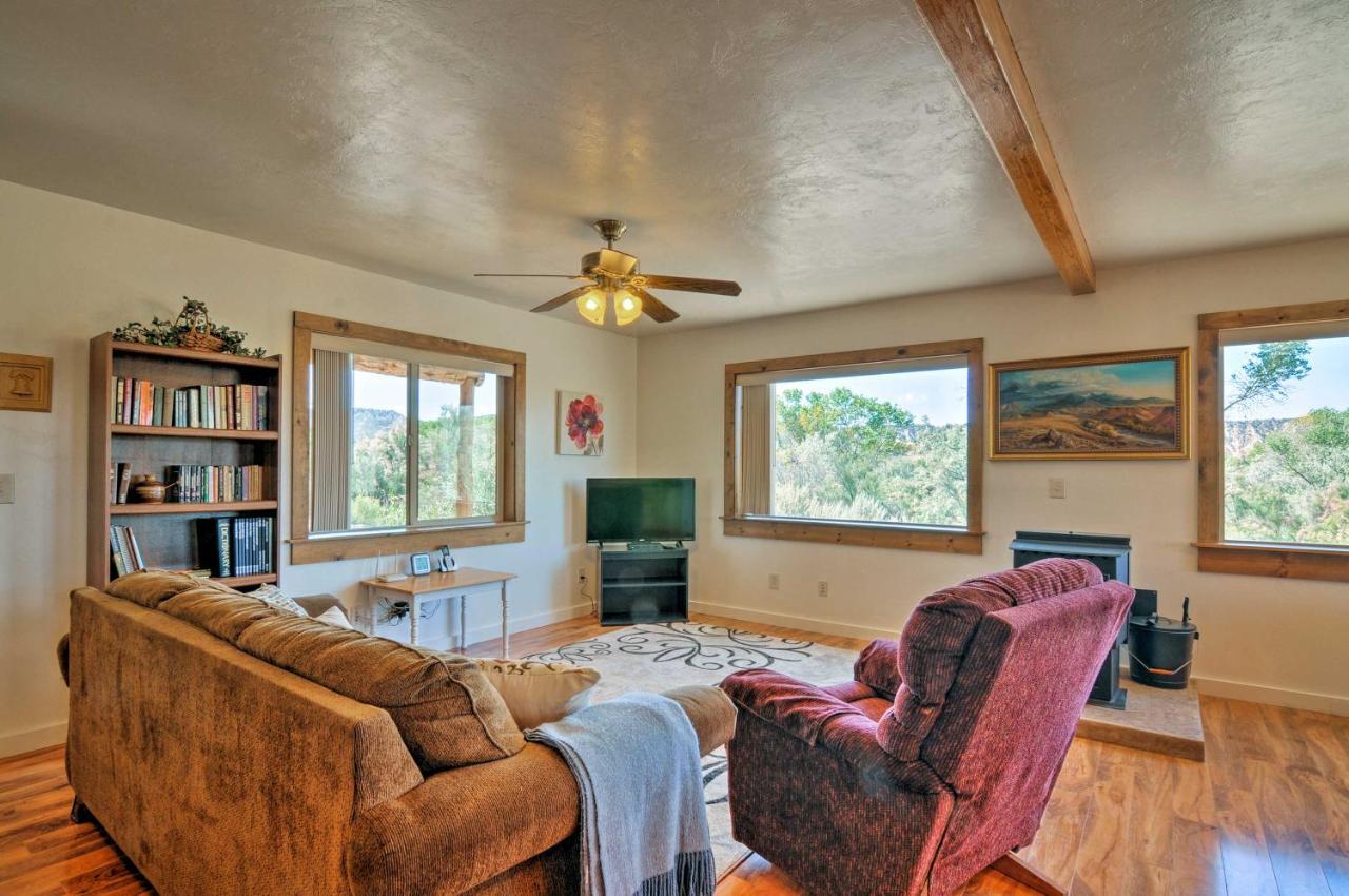 Cozy Henrieville Cabin 18 Mi To Bryce Canyon Np! Exterior foto